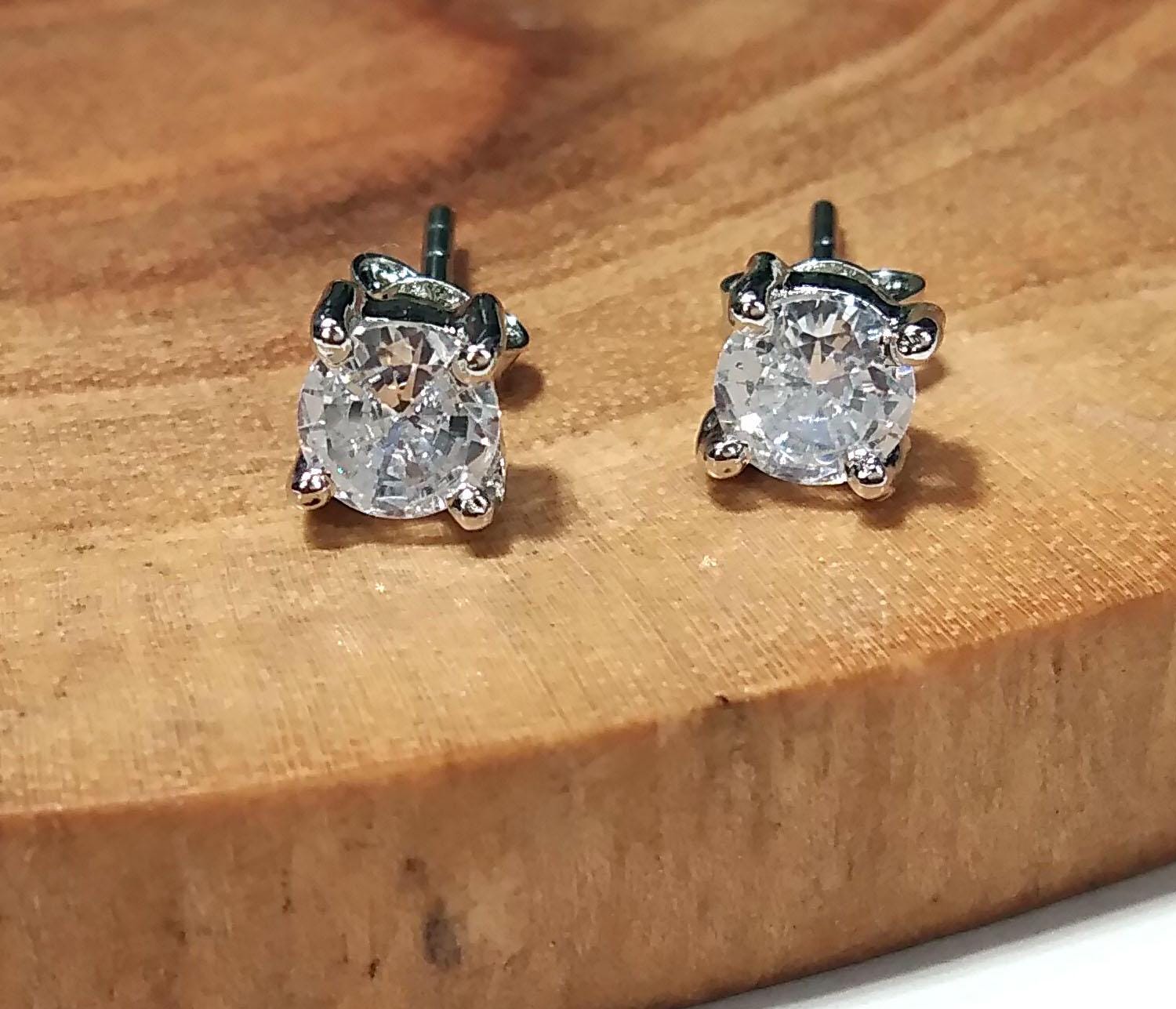 Beautiful White Zircon Faceted Stud Earrings, 925 Starling Silver Earring, Natural Zircon Gemstone Round Shape Stone Size 5x5mm Gift For Her